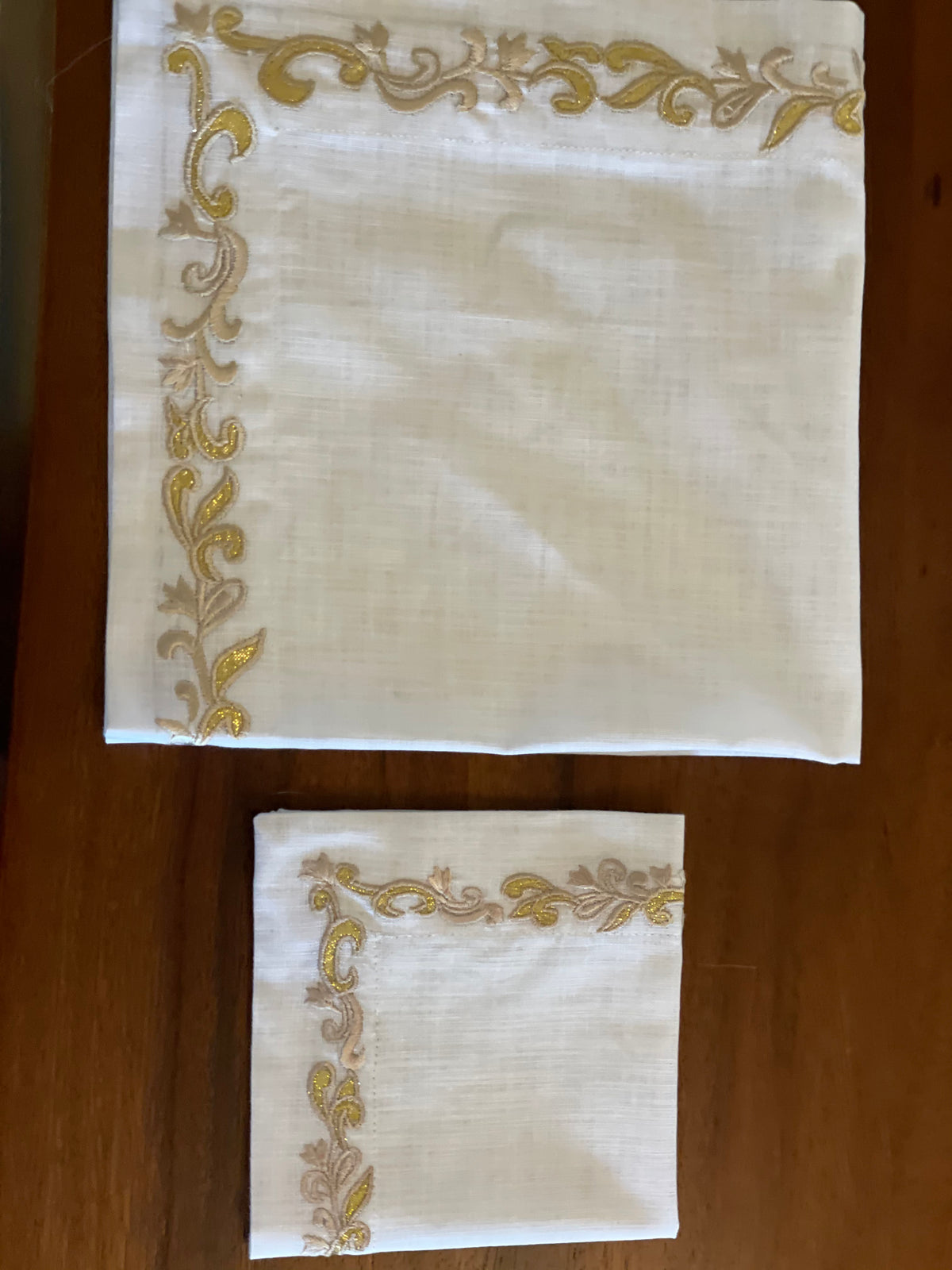 Ivory and Gold Napkin Set of 4