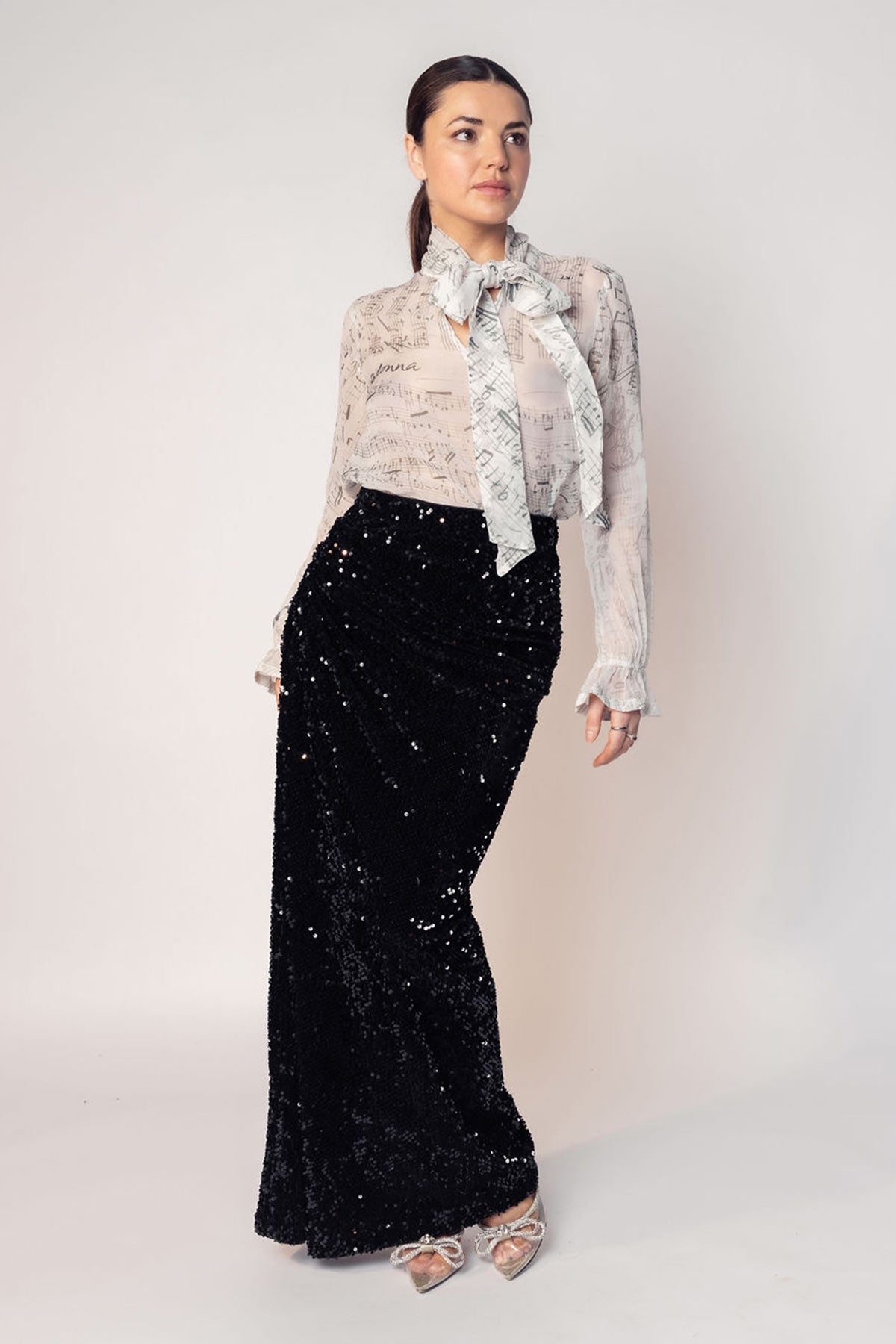 THE AMI PRINTED TIE TOP WITH A SEQUINNED SKIRT