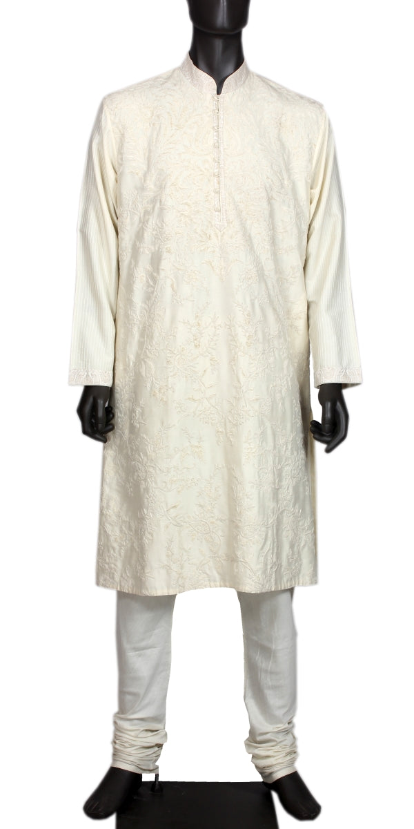 IVORY KURTA WITH VELVET APPLIQUE